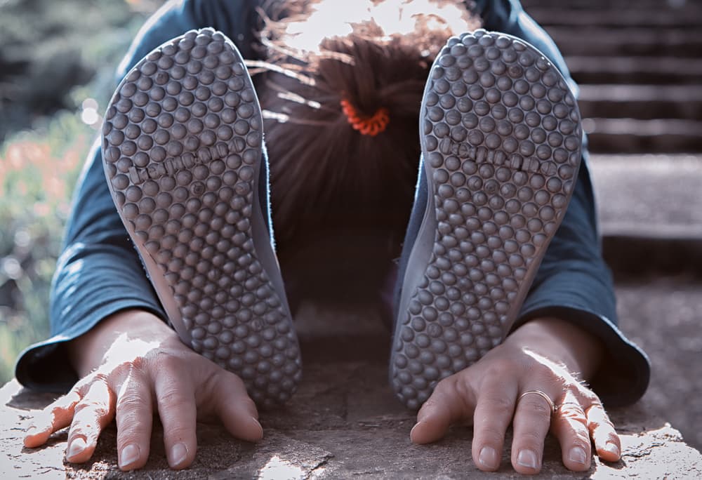 Aurélie, fondatrice de Pieds nus sur la Terre, pieds ancrés dans les chaussures leguano